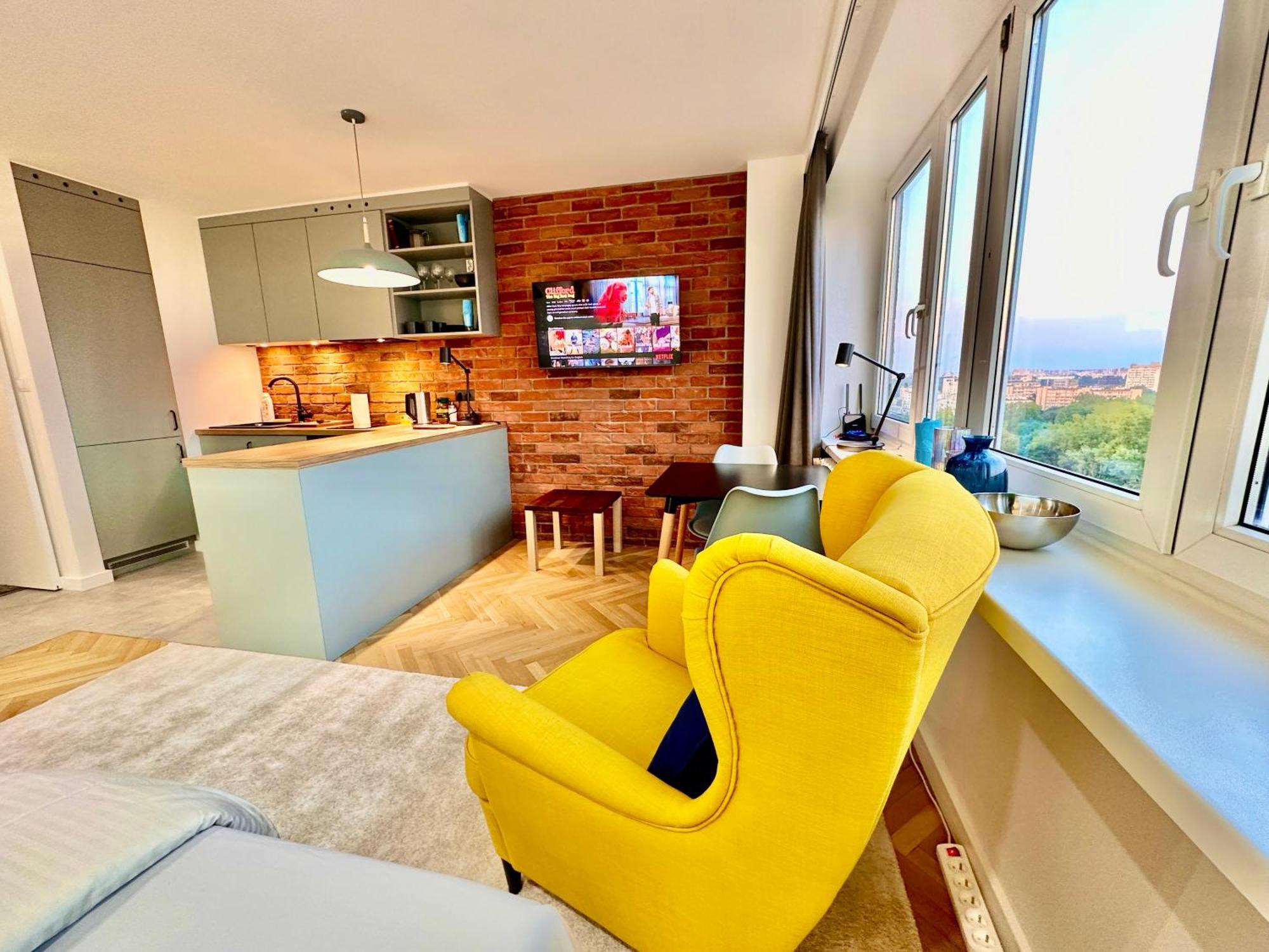 View 2 Fast Wifi Tv'55 Netflix Hbo Applettv * Warsaw